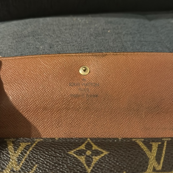 Louis Vuitton Wallet - Monogram Sarah Trifold Wallet - Picture 8 of 16